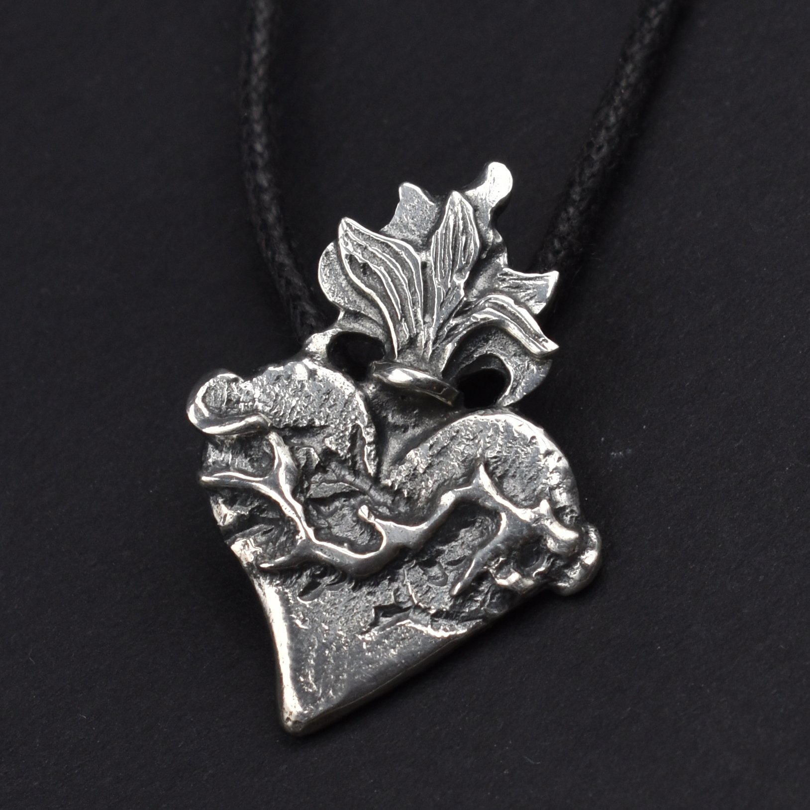 pendente cuore sacro