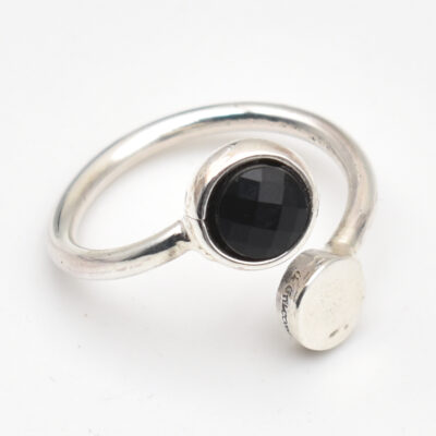 anello design argento e onice